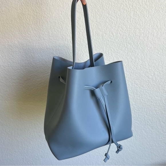 Macy's Bucket Tote Bag Blue New - Picture 2 of 5